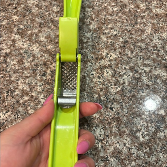 Green Garlic Press - Picture 5 of 5